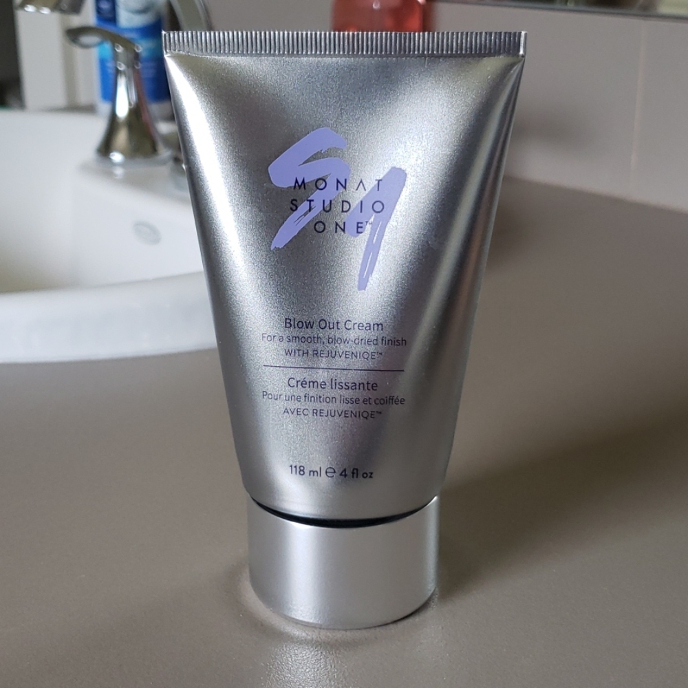 Monat Blow Out Cream ***brand new***